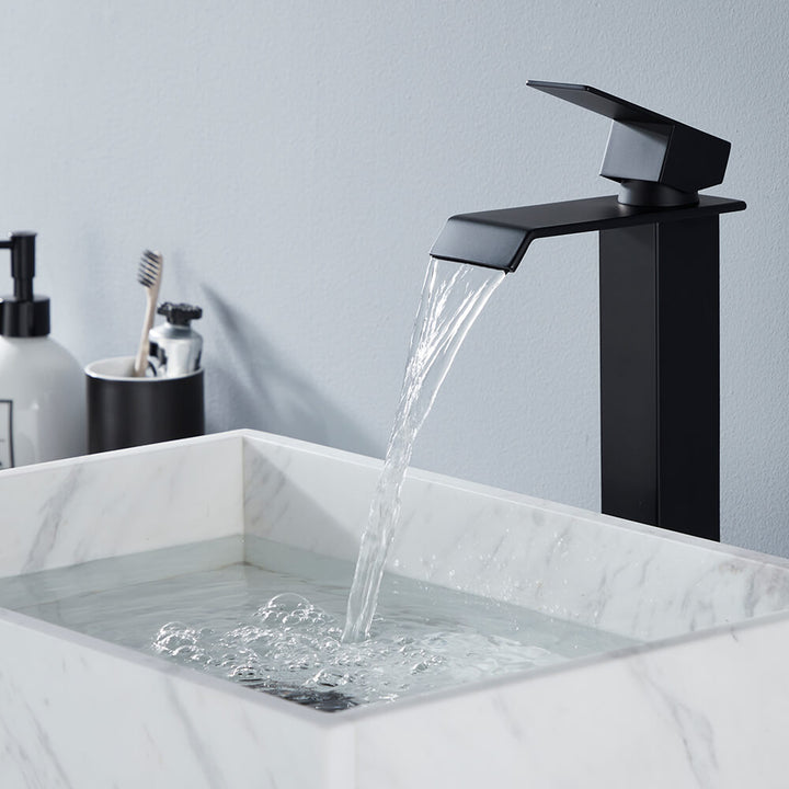 Rubinetti a cascata quadrati neri opachi per lavabo da appoggio moderno in ottone con maniglia singola per bagno alto-Homelody-it